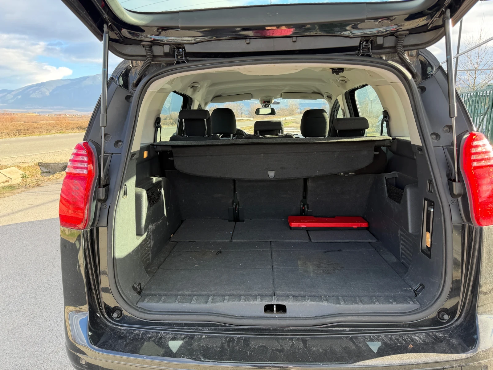 Peugeot 5008 1.6 HDI - изображение 6