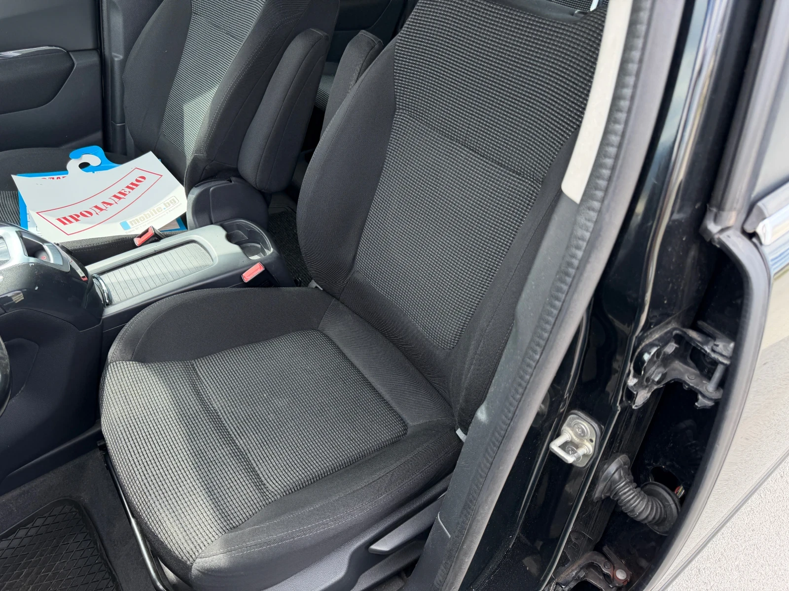 Peugeot 5008 1.6 HDI, снимка 9 - Автомобили и джипове - 52956024