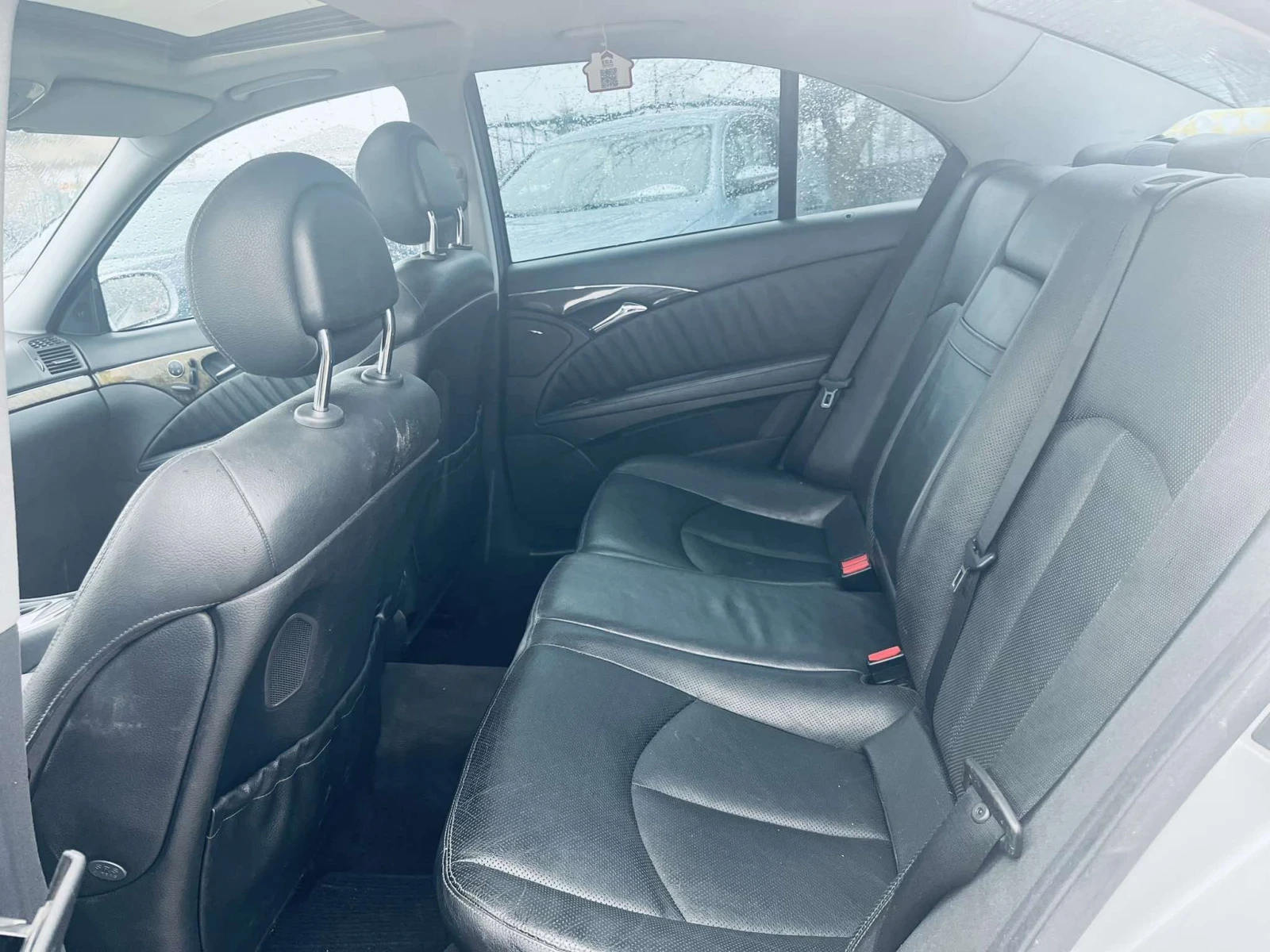 Mercedes-Benz E 320  - изображение 7