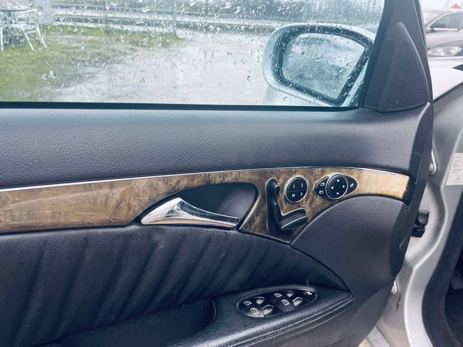 Mercedes-Benz E 320  - изображение 10