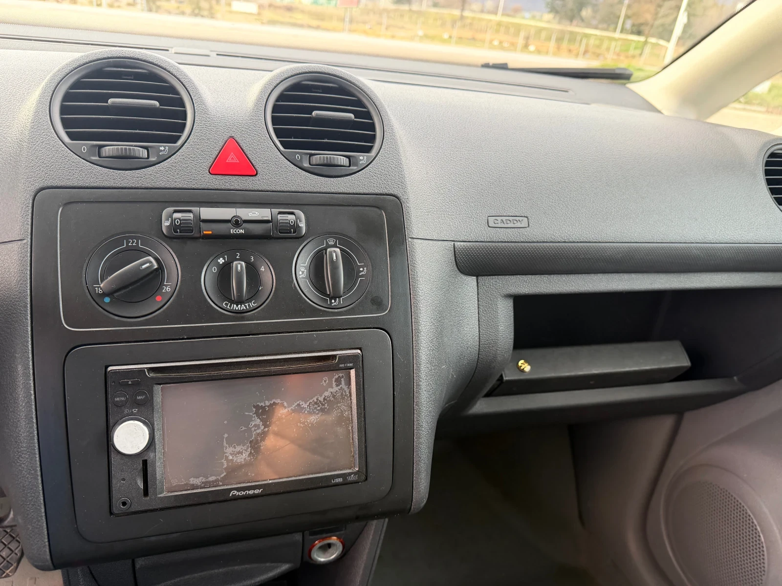 VW Caddy 1.9TDi, 105 к.с., Климатик, снимка 10 - Автомобили и джипове - 54049209