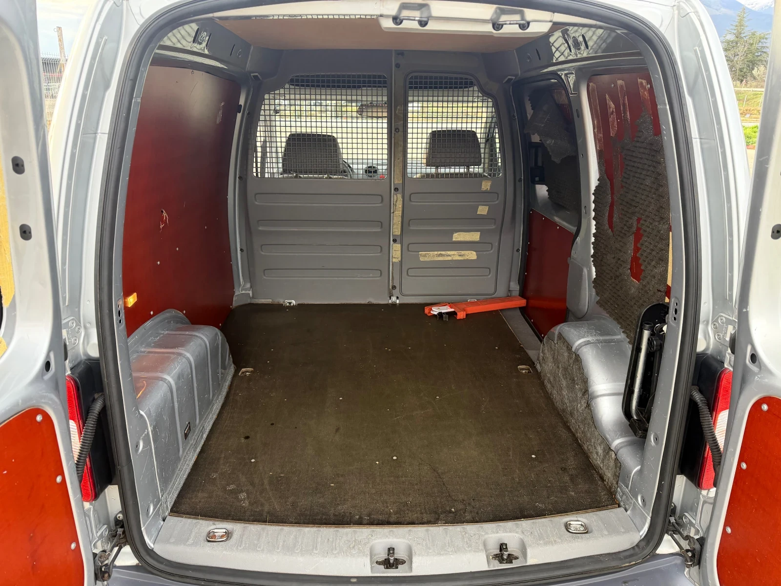 VW Caddy 1.9TDi, 105 к.с., Климатик, снимка 12 - Автомобили и джипове - 54049209