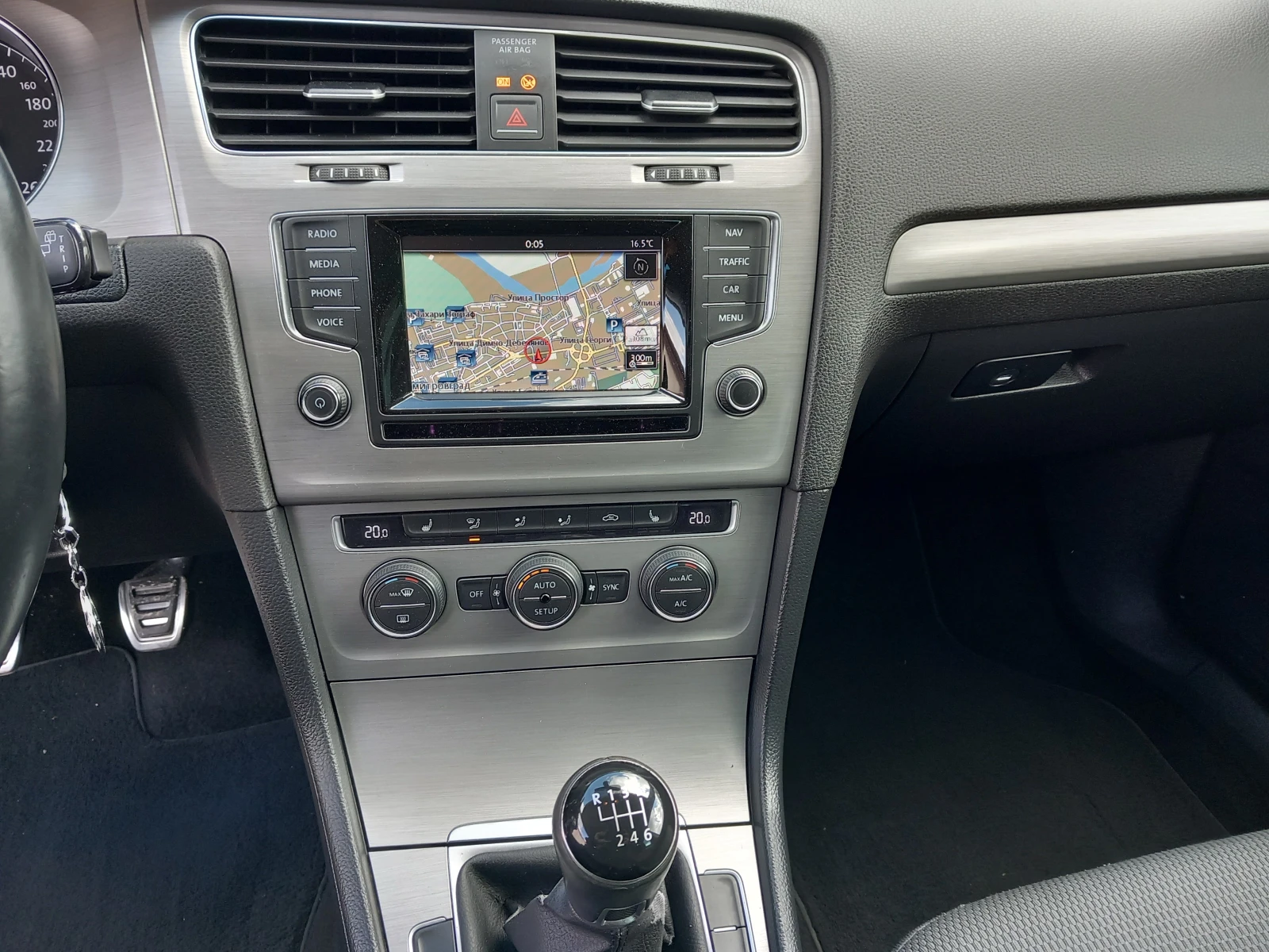 VW Golf 2.0TDI Navi 6ск 150кс, снимка 13 - Автомобили и джипове - 54295698