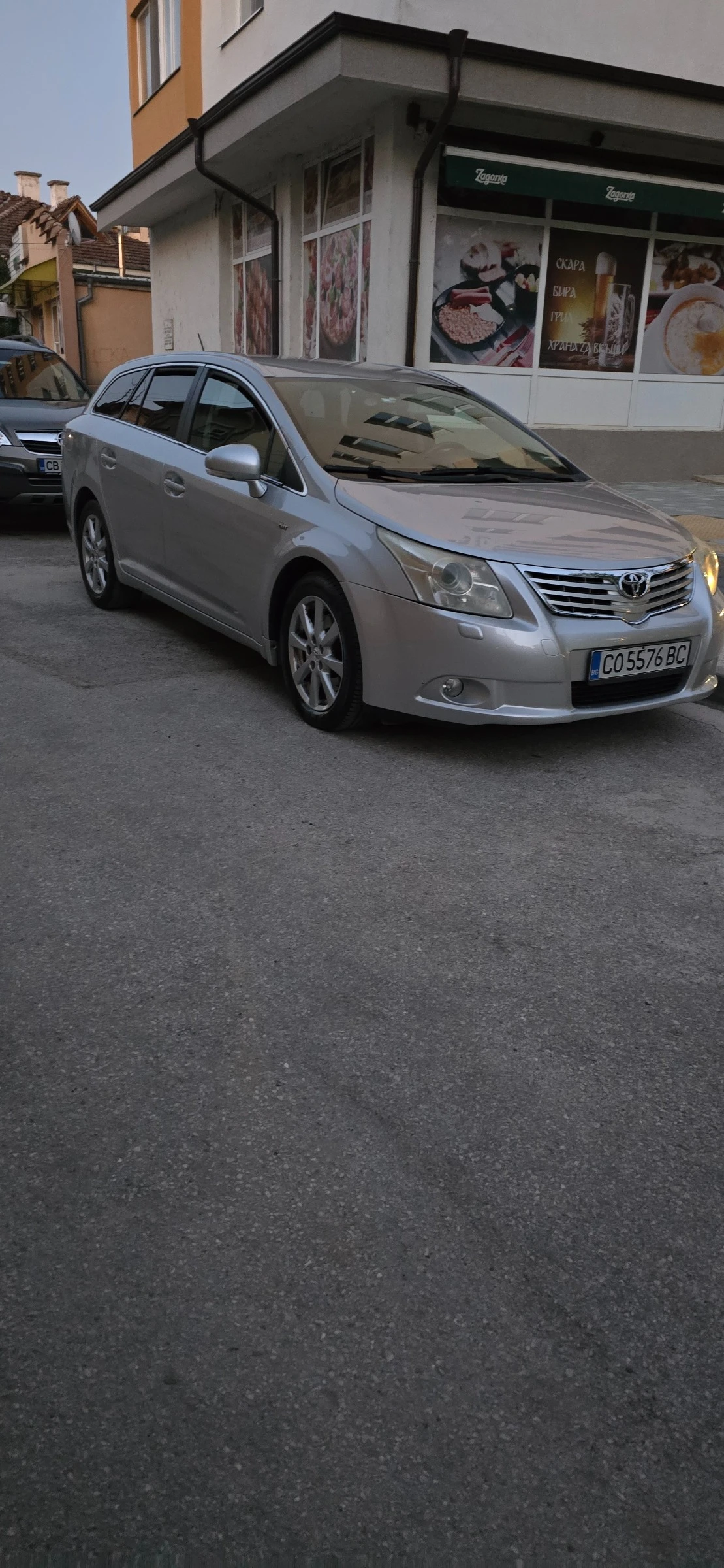 Toyota Avensis, снимка 3 - Автомобили и джипове - 54309643