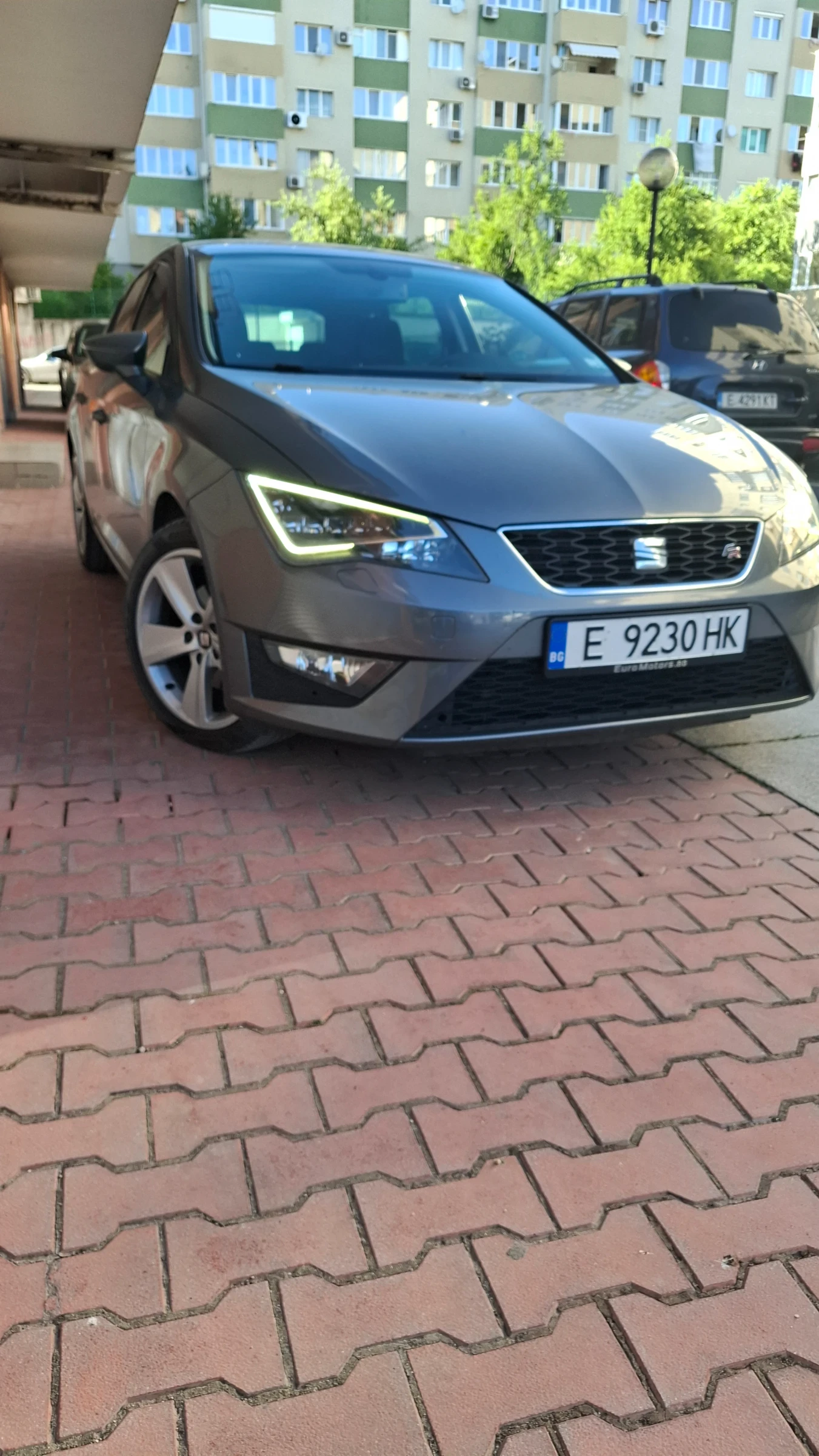 Seat Leon 2.0 TDI FR LED, снимка 2 - Автомобили и джипове - 54315901