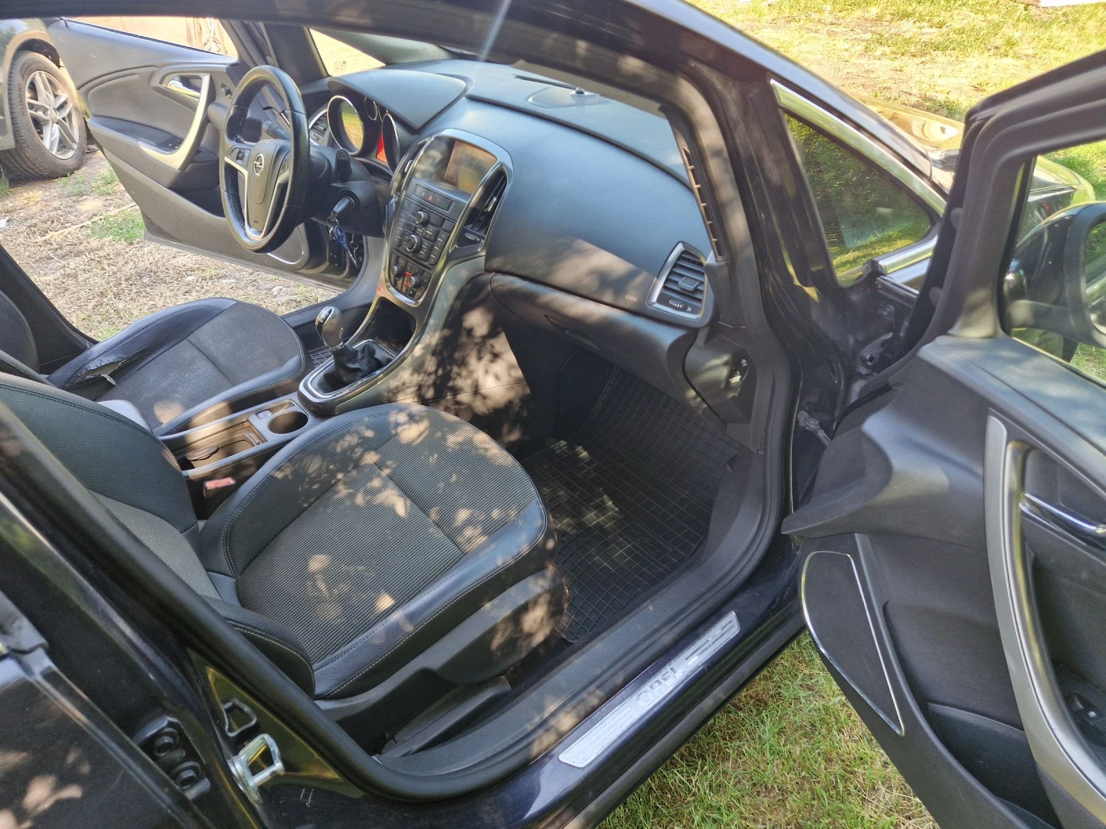 Opel Astra 1.7дизел, 125к.с, 6скороски, Евро 5А , снимка 7 - Автомобили и джипове - 54856956