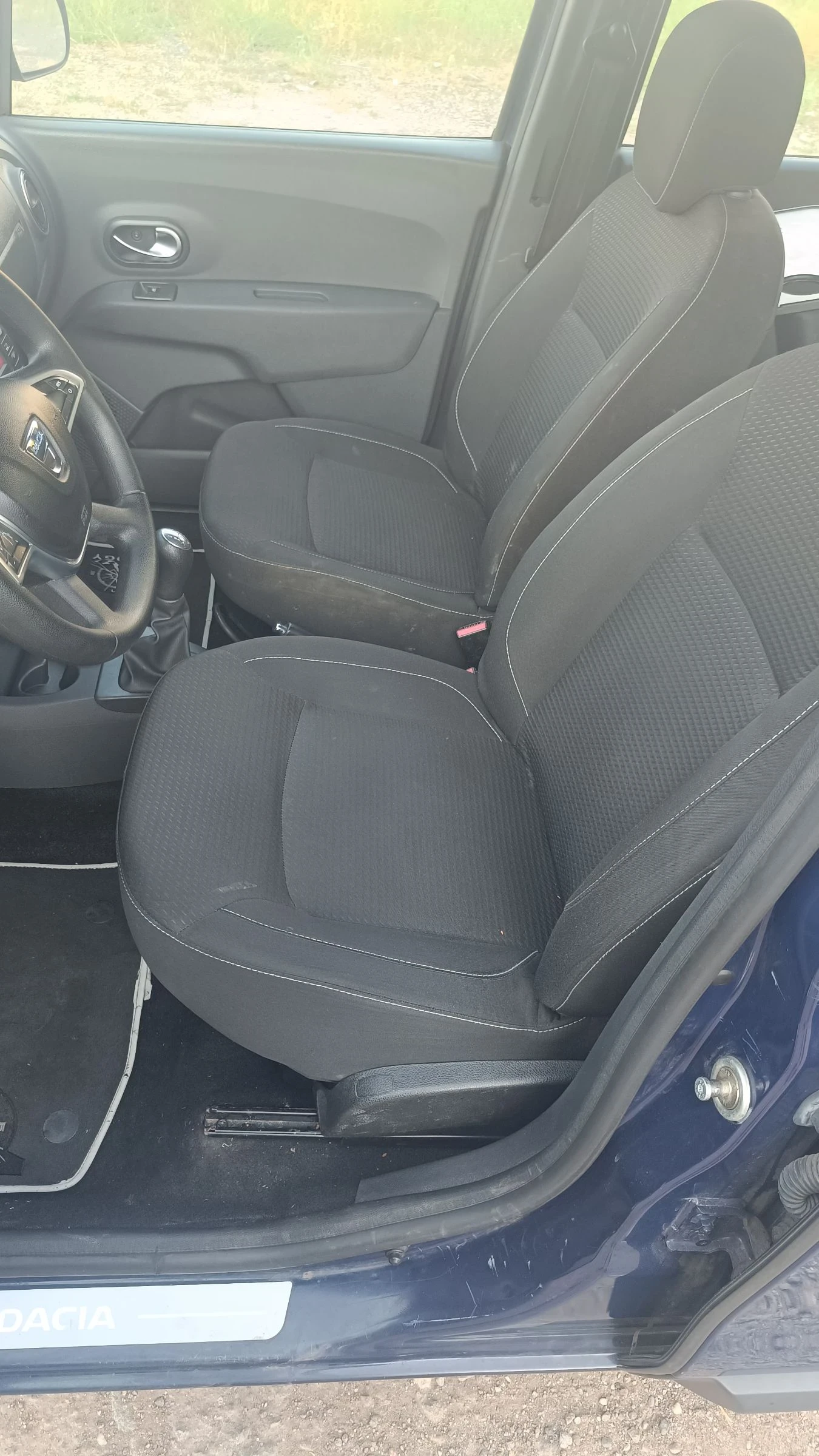 Dacia Lodgy 1.6-102кс 7местна , снимка 12 - Автомобили и джипове - 54991126