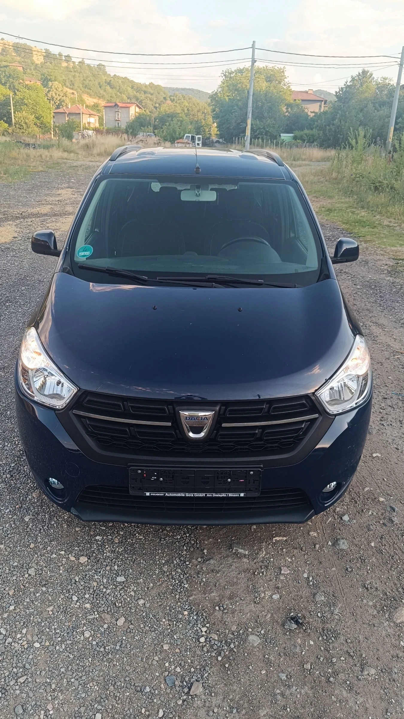 Dacia Lodgy 1.6-102кс 7местна , снимка 2 - Автомобили и джипове - 54991126