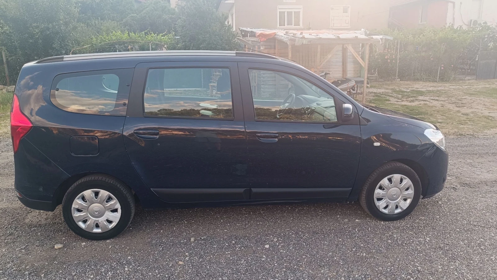 Dacia Lodgy 1.6-102кс 7местна , снимка 5 - Автомобили и джипове - 54991126