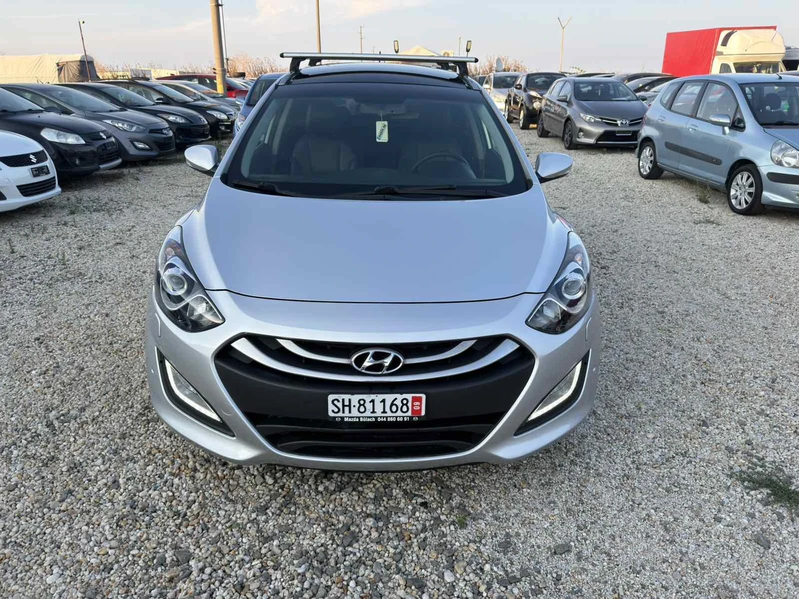Hyundai I30 1.6i Premium, снимка 3 - Автомобили и джипове - 55304506