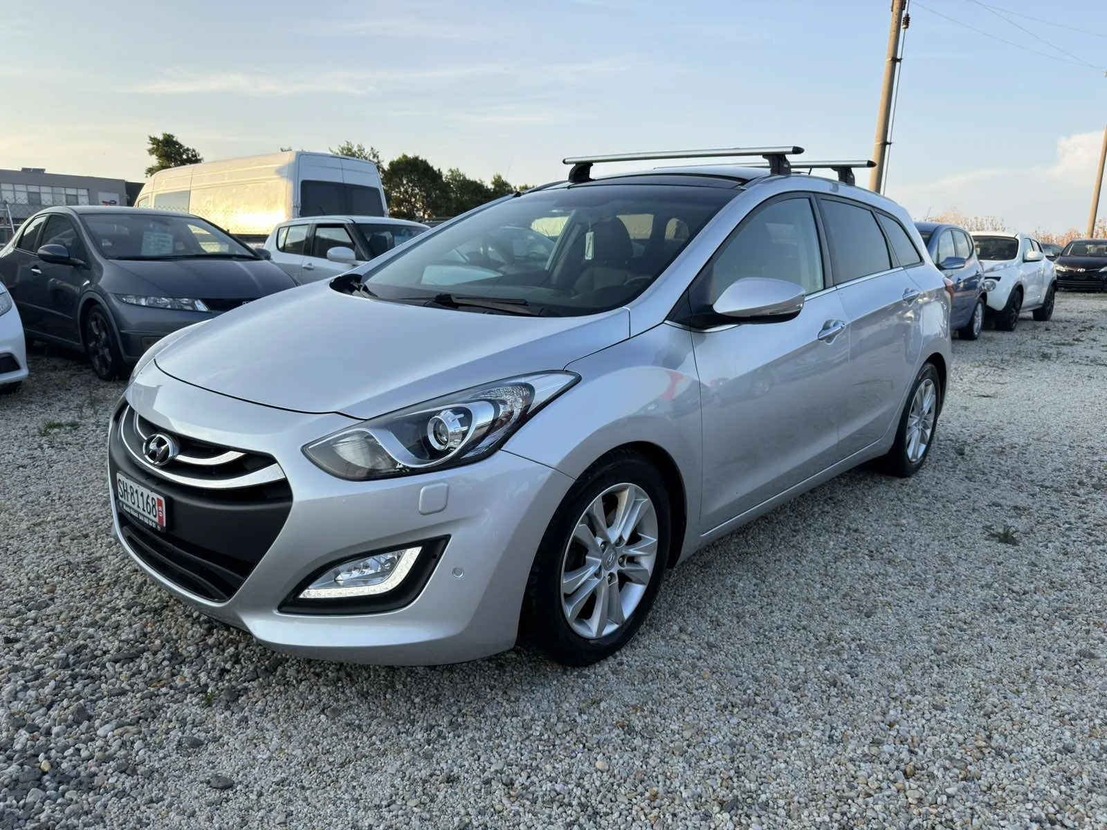Hyundai I30 1.6i Premium, снимка 2 - Автомобили и джипове - 55304506