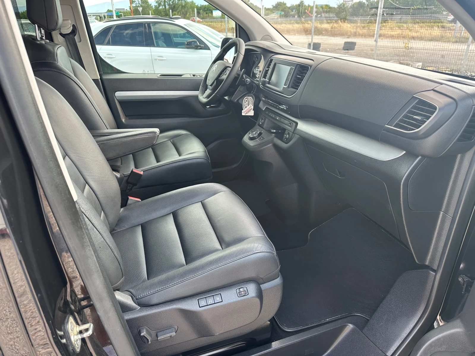 Citroen Jumpy 2.0hdi 177кс 7+ 1 автомат, снимка 11 - Автомобили и джипове - 55396383