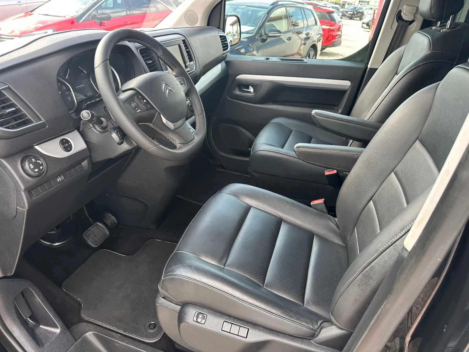 Citroen Jumpy 2.0hdi 177кс 7+ 1 автомат, снимка 12 - Автомобили и джипове - 55396383