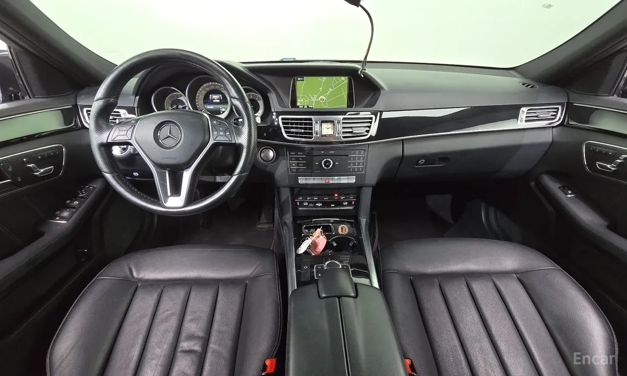 Mercedes-Benz E 300 4MATIC , снимка 5 - Автомобили и джипове - 55475772