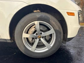 Porsche Macan CARFAX АВТО КРЕДИТ  - 23150 лв. / 11836.41 € - 61850596 13