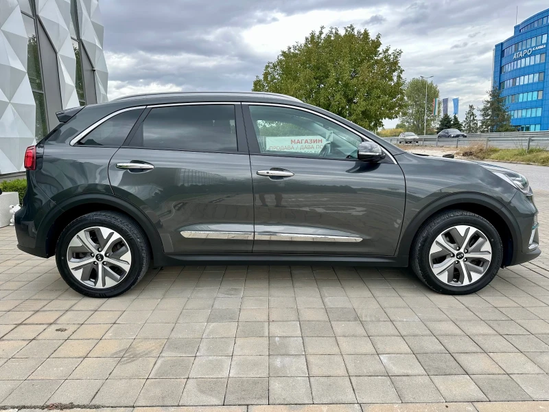 Kia Niro Топ състояние сервизни документи, снимка 6 - Автомобили и джипове - 47472665