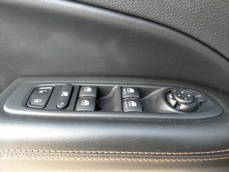 Jeep Compass, снимка 8 - Автомобили и джипове - 51463565