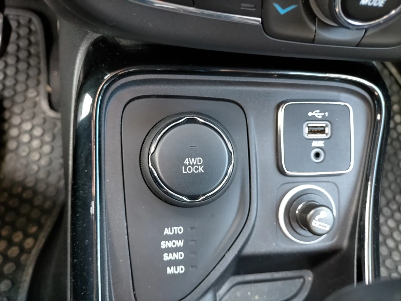 Jeep Compass, снимка 10 - Автомобили и джипове - 51463565