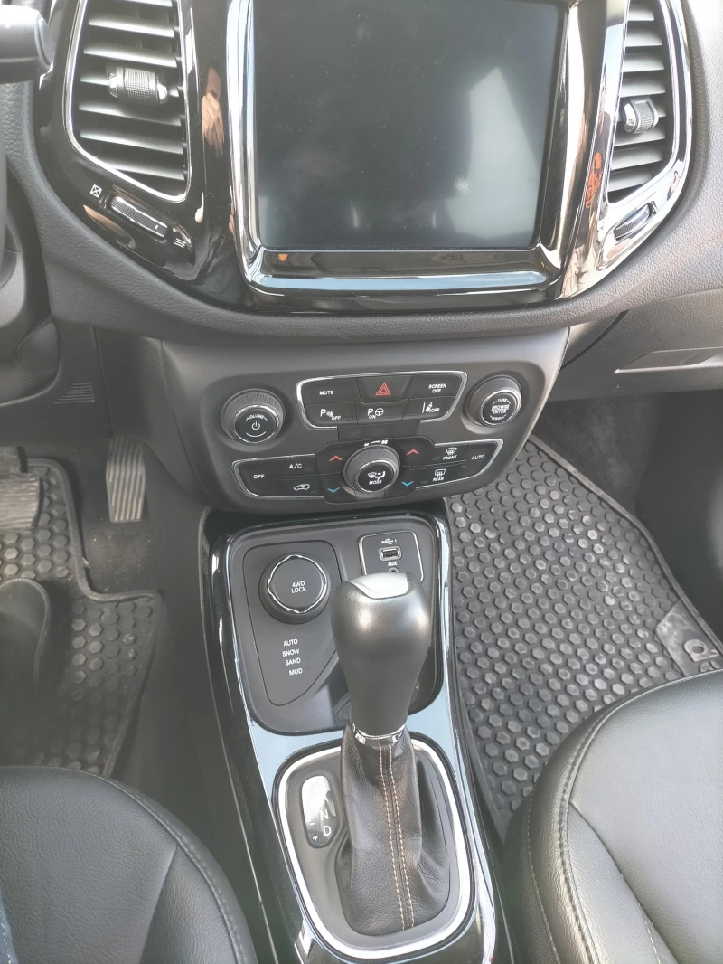 Jeep Compass, снимка 6 - Автомобили и джипове - 51463565