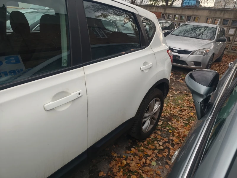 Nissan Qashqai 2.0 dci, снимка 8 - Автомобили и джипове - 51840084