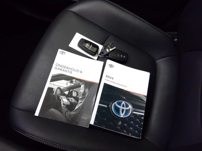 Toyota Rav4 VVT-i Style, снимка 8 - Автомобили и джипове - 52663030