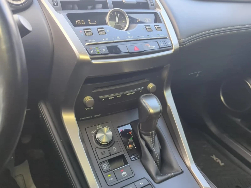 Lexus NX * 300 * CARFAX * БЕЗ ПЪРВОНАЧАЛНА ВНОСКА, снимка 13 - Автомобили и джипове - 52794535