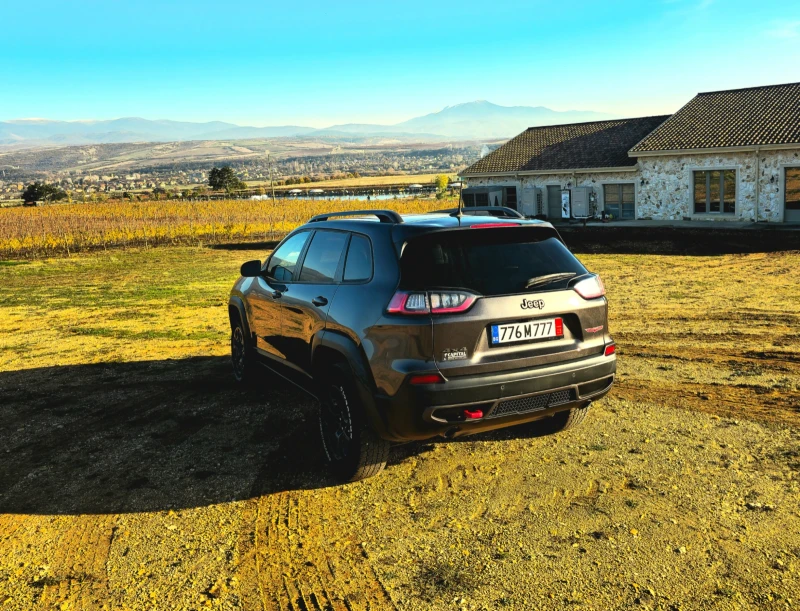 Jeep Cherokee Trailhawk, снимка 5 - Автомобили и джипове - 52968611