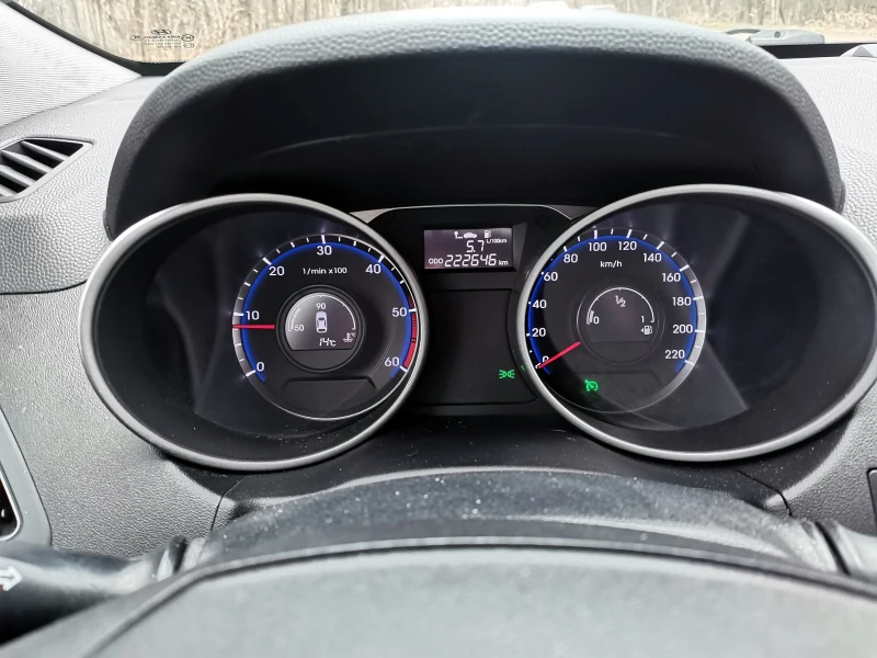 Hyundai IX35 1, 7cdti klima, снимка 14 - Автомобили и джипове - 53168276