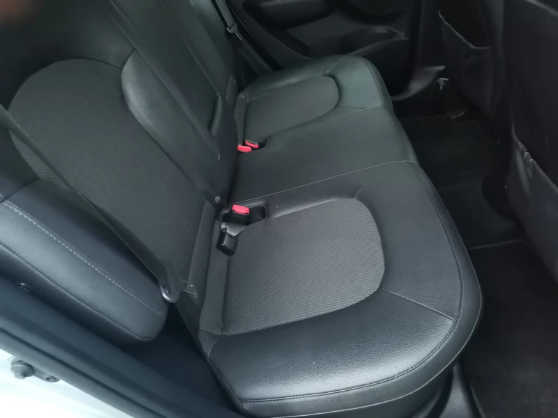 Hyundai IX35 1, 7cdti klima, снимка 11 - Автомобили и джипове - 53168276