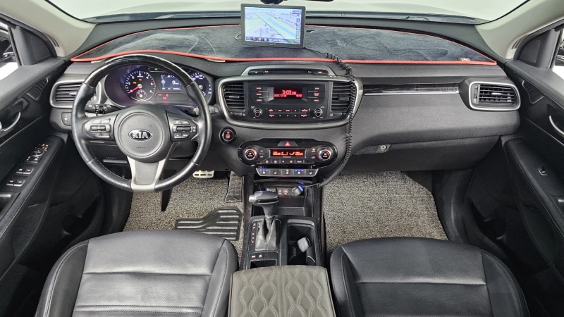 Kia Sorento 2.0 CRDI / АВТОМАТИК / СЕРВИЗНА ИСТОРИЯ !!!, снимка 6 - Автомобили и джипове - 53356178