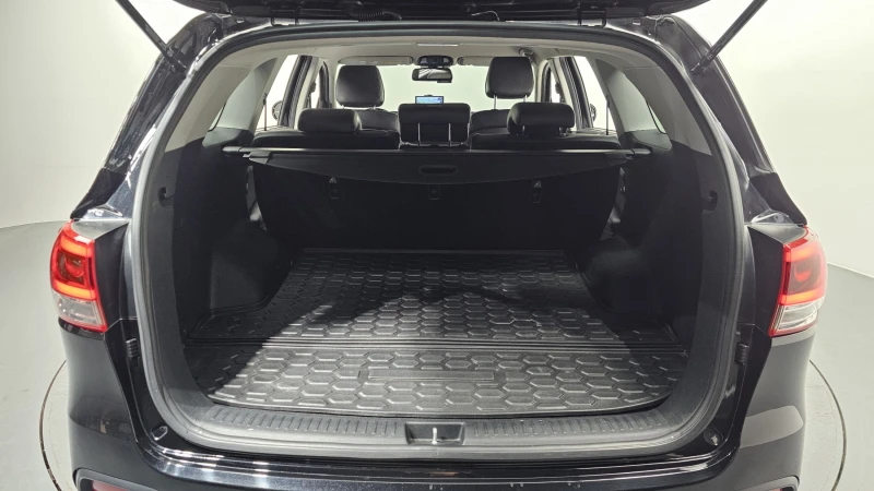 Kia Sorento 2.0 CRDI / АВТОМАТИК / СЕРВИЗНА ИСТОРИЯ !!!, снимка 17 - Автомобили и джипове - 53356178