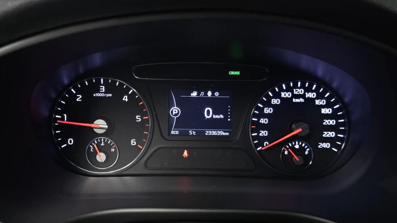 Kia Sorento 2.0 CRDI / АВТОМАТИК / СЕРВИЗНА ИСТОРИЯ !!!, снимка 16 - Автомобили и джипове - 53356178