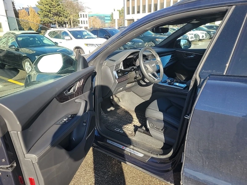 Audi Q8 * TECHNIK * CARFAX * БЕЗ ПЪРВОНАЧАЛНА ВНОСКА - изображение 3