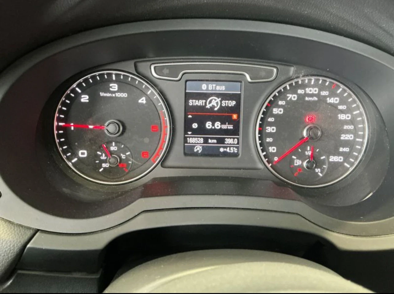 Audi Q3 2.0TDI-сервизна история, лизинг през Уникредит  - изображение 8