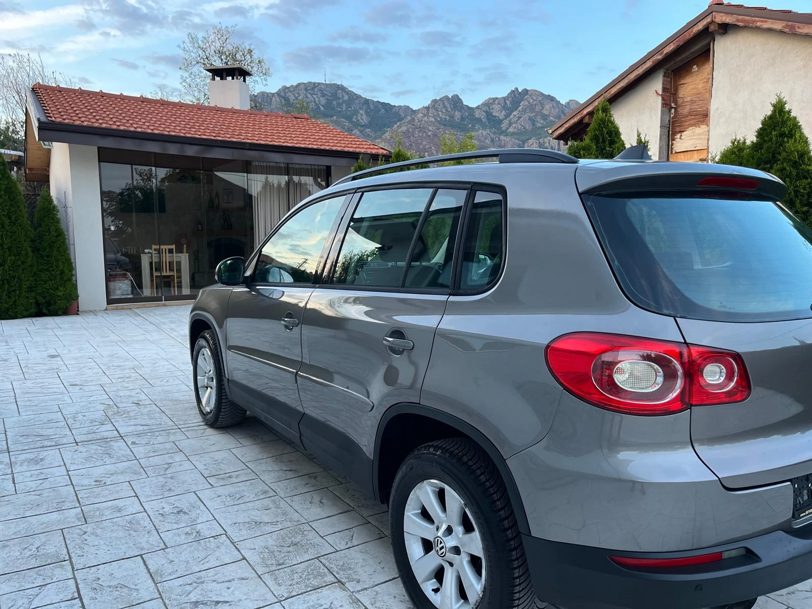 VW Tiguan 2.0 TDI 4X4 - изображение 8