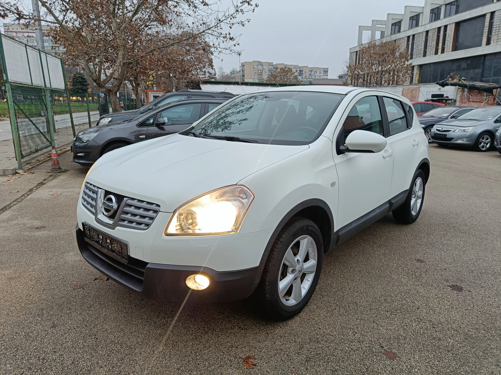 Nissan Qashqai 1.6 GAZ BENZIN 115 | Mobile.bg � ����������� 1