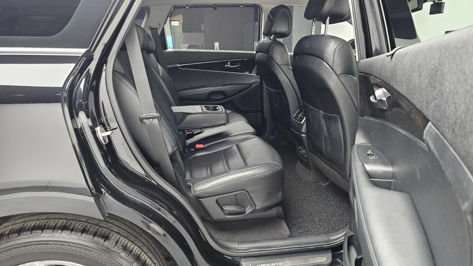 Kia Sorento 2.0 CRDI / АВТОМАТИК / СЕРВИЗНА ИСТОРИЯ !!! - изображение 8