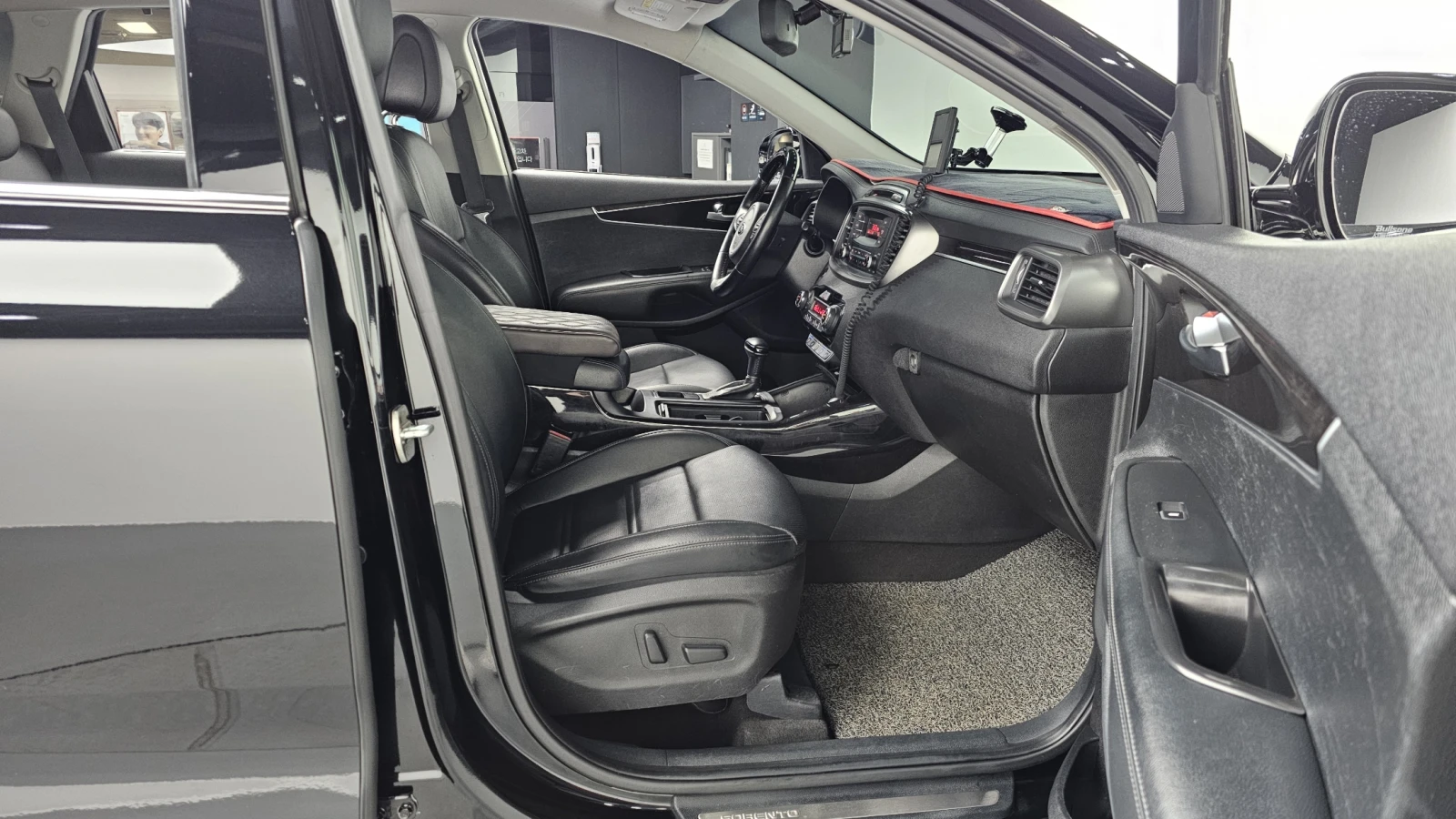 Kia Sorento 2.0 CRDI / АВТОМАТИК / СЕРВИЗНА ИСТОРИЯ !!! - изображение 7