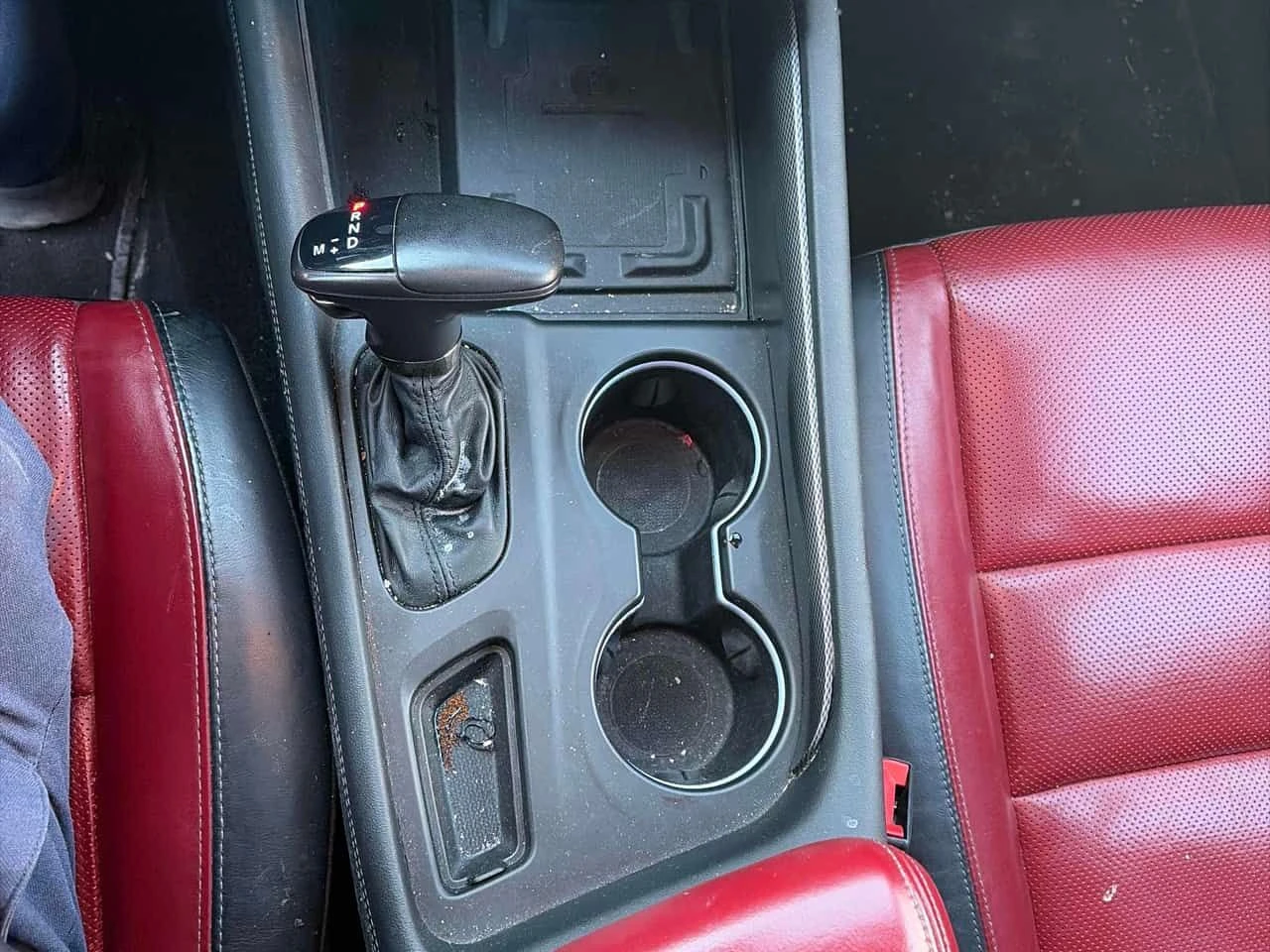 Dodge Durango * R/T Plus AWD* 2 КЛЮЧА* ПОДГРЕВ* PANO* , снимка 13 - Автомобили и джипове - 54328041