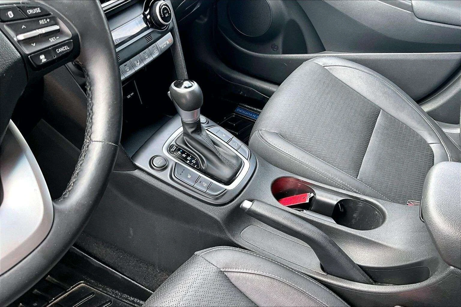 Hyundai Kona HEATED SEATS | AWD | SUNROOF / ЦЕНА ДО БГ, снимка 16 - Автомобили и джипове - 54840941