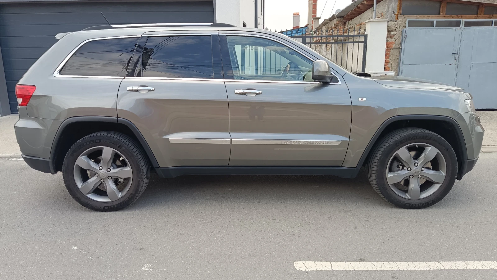 Jeep Grand cherokee От България OVERLAND 3.0 CRD 241 hp AT5 4x4 , снимка 6 - Автомобили и джипове - 56249236