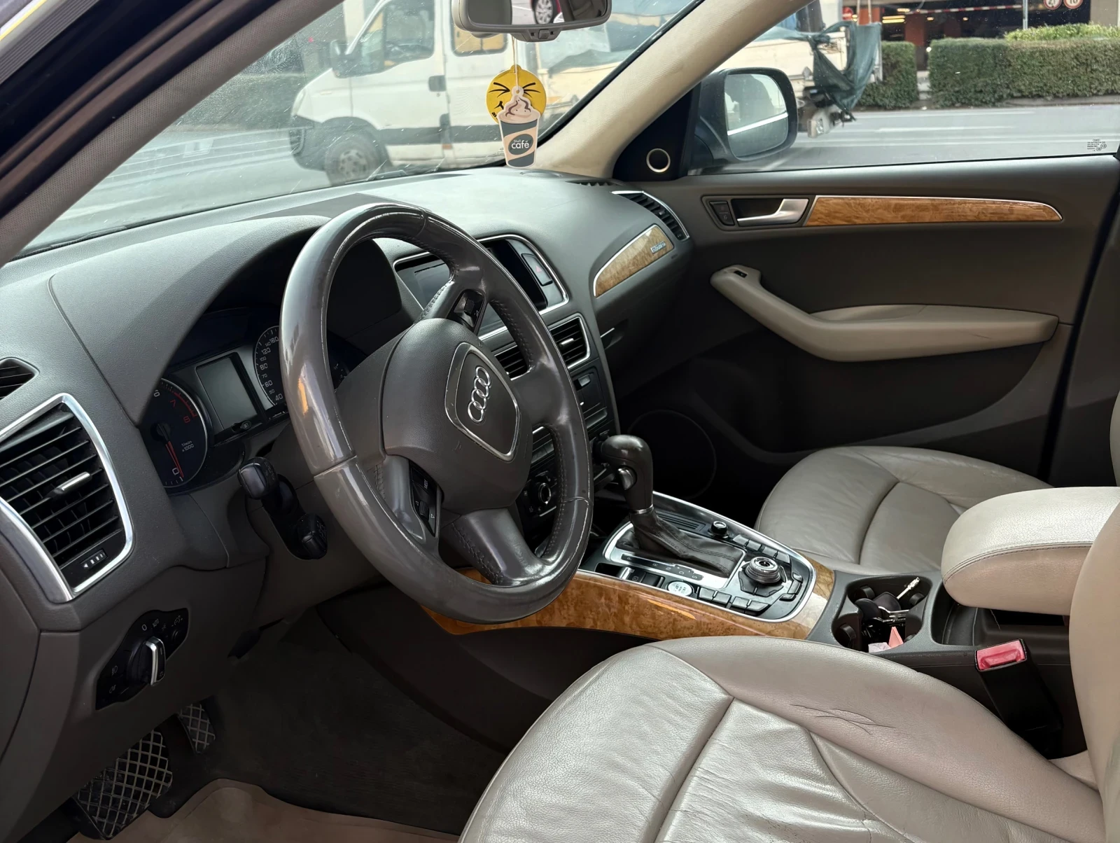 Audi Q5 3.2 FSI, снимка 8 - Автомобили и джипове - 55772864