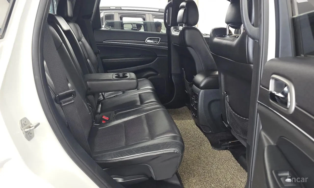 Jeep Cherokee 3.6 Limited | АВТОФИНАНСИРАНЕ БЕЗ ПЪРВОНАЧАЛНА, снимка 12 - Автомобили и джипове - 55836937