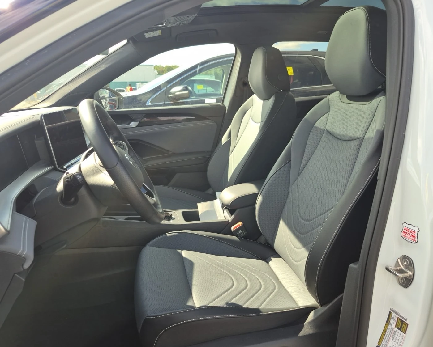 VW Tiguan * Comfortline R Line Black Edition * CARFAX * БЕЗ , снимка 3 - Автомобили и джипове - 56150001