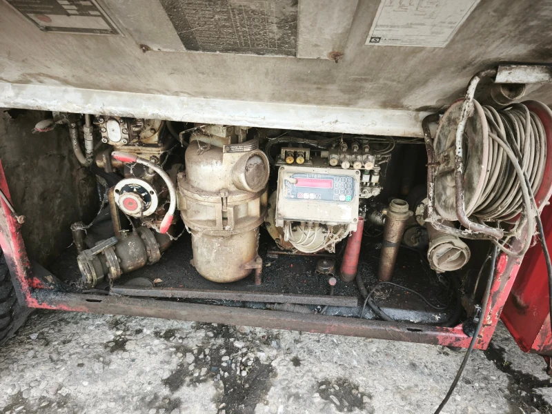 Mercedes-Benz Actros цистерна 10000л, снимка 3 - Камиони - 51879408