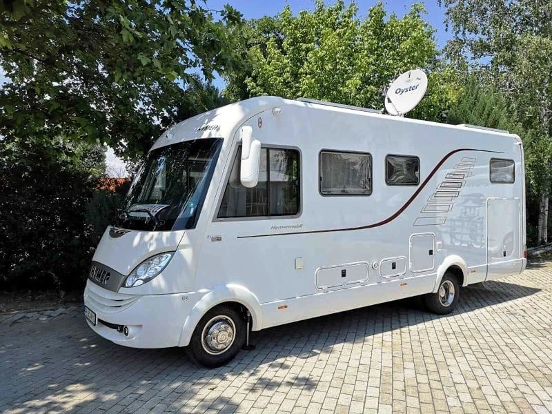 Кемпер HYMER / ERIBA 809 хидравлични стабилизатори ,въздушно окачване , снимка 3 - Каравани и кемпери - 43941800