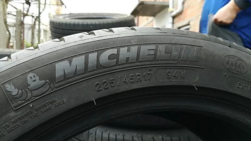 Гуми Летни 225/45R17, снимка 7 - Гуми и джанти - 25087225