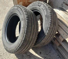 Гуми Зимни 235/65R16, снимка 1 - Гуми и джанти - 47765355