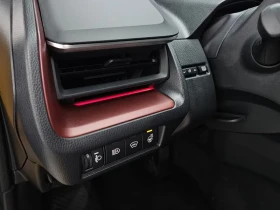 Toyota Prius 5Th Generation 2.0 Phev Xse, снимка 17