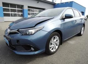     Toyota Auris HYBRID 2   